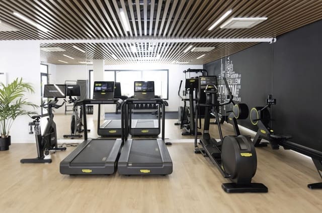 2 Zimmer Apartment zu verkaufen in Fuengirola mit Pool Garage - 659.500 € (Ref: 9652413)