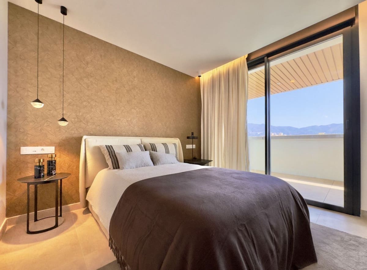 2 bedroom Apartment for sale in Fuengirola with pool garage - € 659,500 (Ref: 9652413)