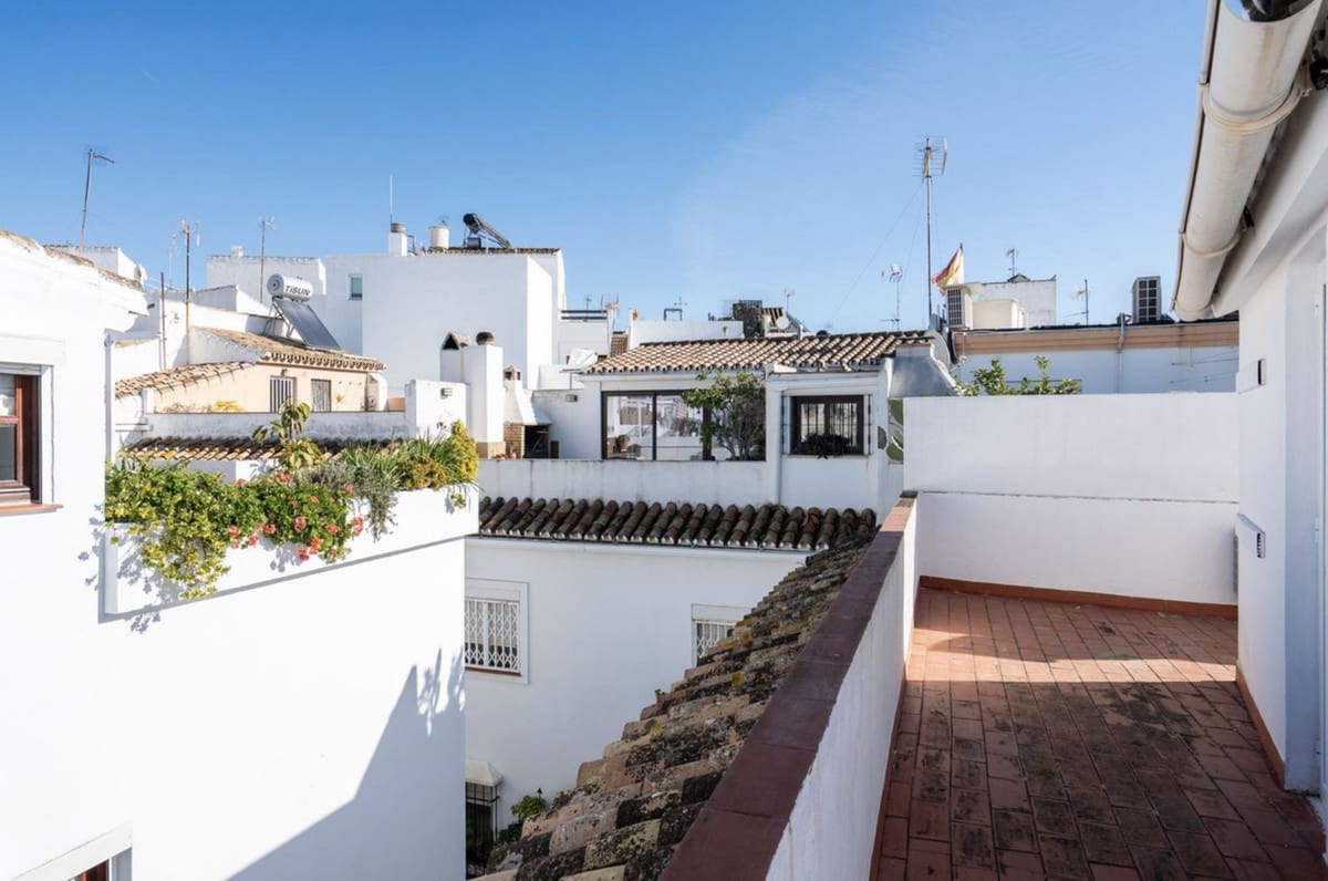5 Zimmer Haus zu verkaufen in Estepona - 699.000 € (Ref: 9657033)