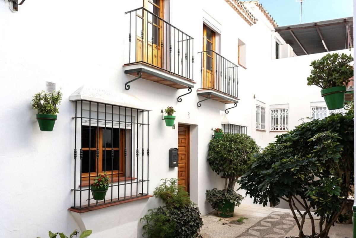 5 Zimmer Haus zu verkaufen in Estepona - 699.000 € (Ref: 9657033)