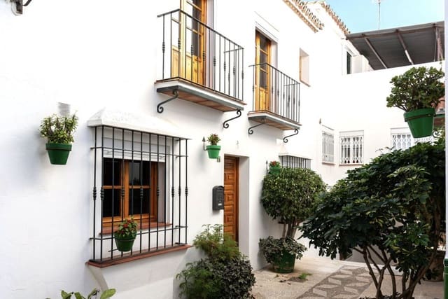 5 sovrum Hus till salu i Estepona - 699 000 € (Ref: 9657033)