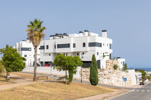 3 makuuhuone Omakotitalo myytävänä paikassa La Cala de Mijas, Mijas mukana uima-altaan 
autotalli - 890 000 € (Ref: 9657034)