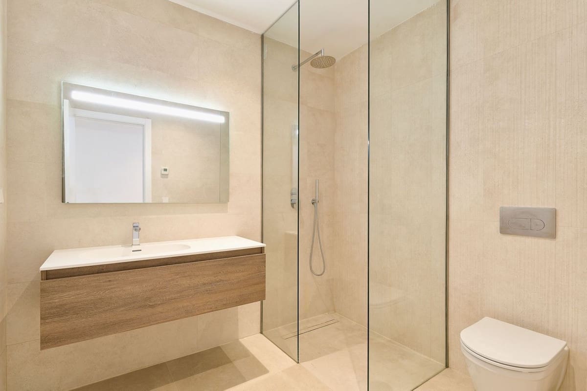 5 bedroom Villa for sale in Estepona with pool garage - € 1,950,000 (Ref: 9665428)