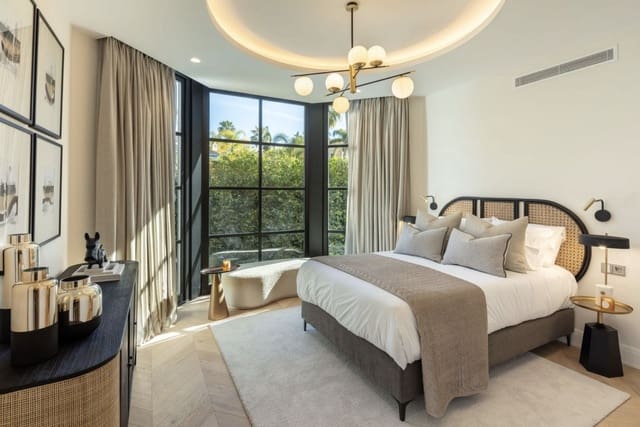 6 sypialnia Willa na sprzedaż w Marbella z basenem garażem - 14 500 000 € (Ref: 9669213)