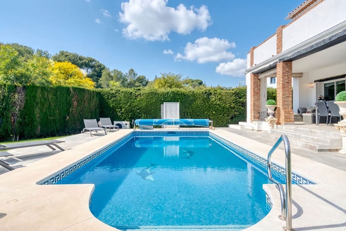 4 quarto Moradia para venda em Calahonda com piscina garagem - 1 299 000 € (Ref: 9669626)