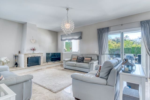 4 sypialnia Willa na sprzedaż w Calahonda, Mijas z basenem garażem - 1 299 000 € (Ref: 9669626)