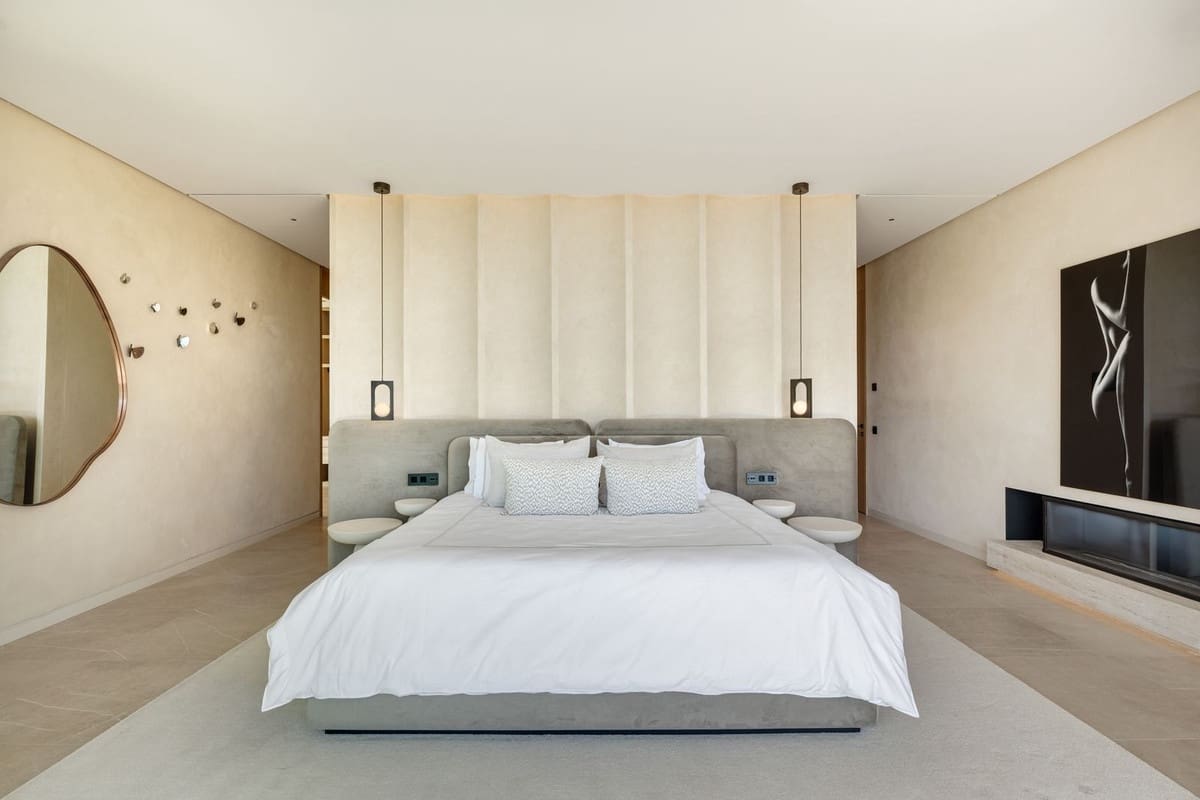 6 bedroom Villa for sale in El Madronal with pool garage - € 11,500,000 (Ref: 9672175)