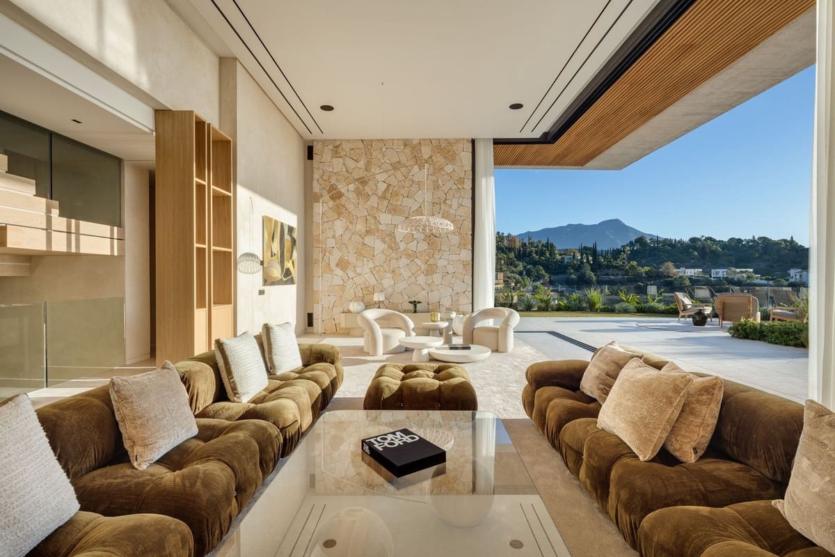 6 bedroom Villa for sale in El Madronal with pool garage - € 11,500,000 (Ref: 9672175)