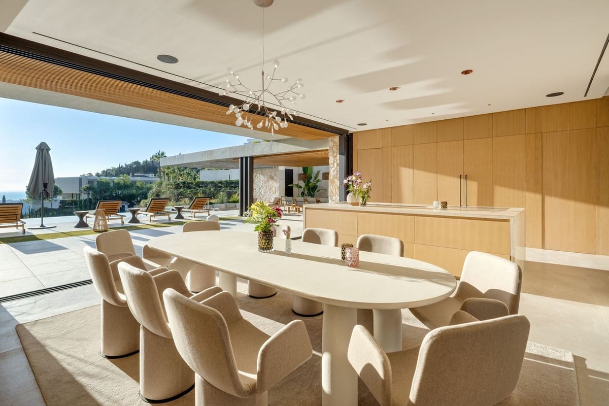 6 bedroom Villa for sale in El Madronal with pool garage - € 11,500,000 (Ref: 9672175)