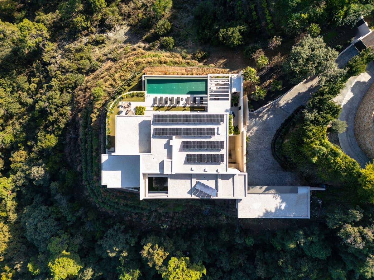 6 sypialnia Willa na sprzedaż w El Madronal z basenem garażem - 11 500 000 € (Ref: 9672175)