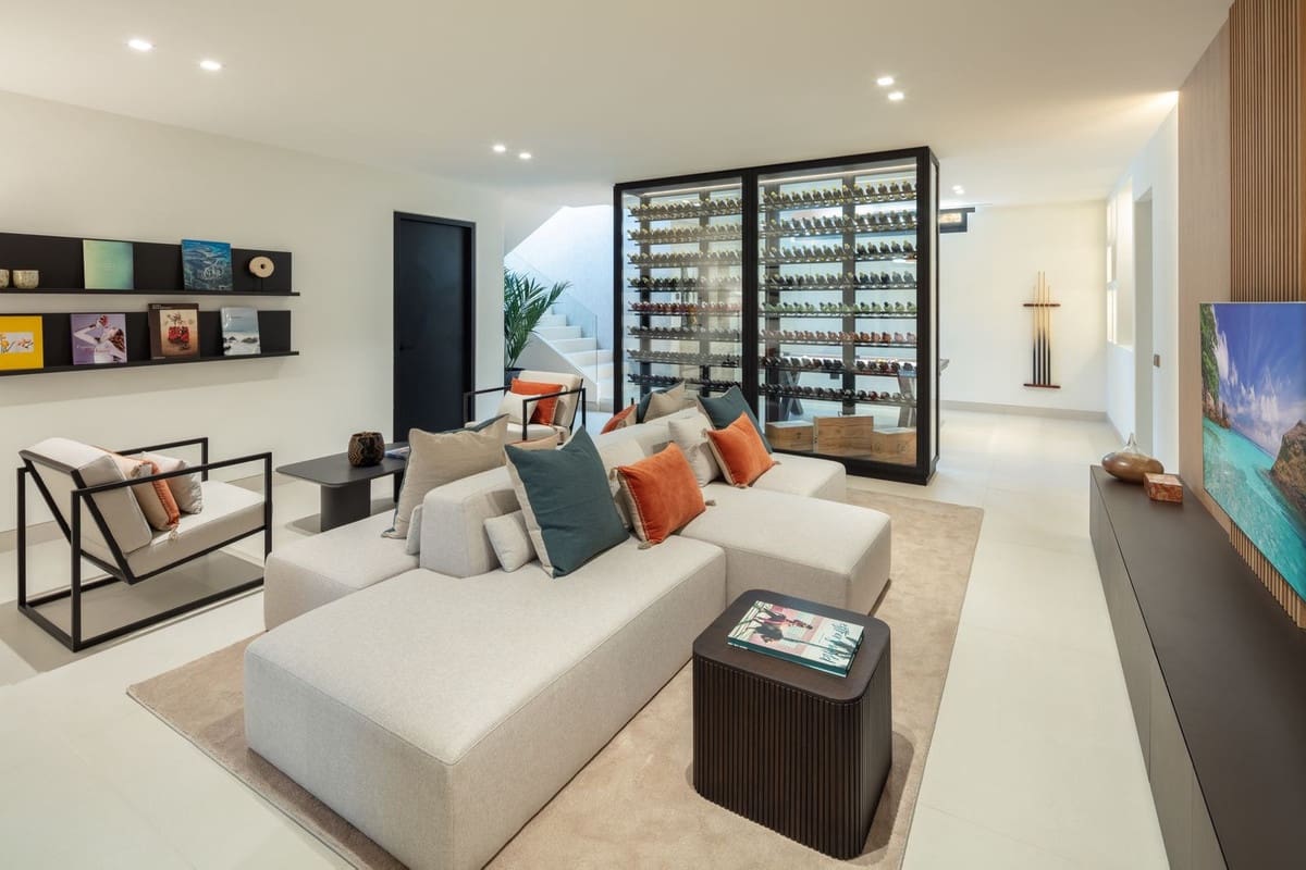 5 sypialnia Willa na sprzedaż w Nueva Andalucia z basenem garażem - 5 995 000 € (Ref: 9685632)