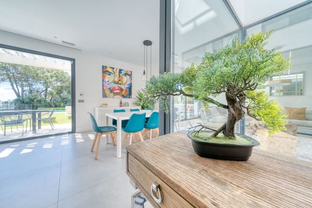 4 sypialnia Willa na sprzedaż w Estepona z basenem garażem - 1 390 000 € (Ref: 9687657)