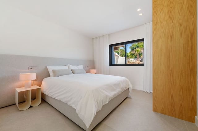 Chalet de 5 habitaciones en El Rosario, Marbella en venta con piscina garaje - 3.895.000 € (Ref: 9694282)