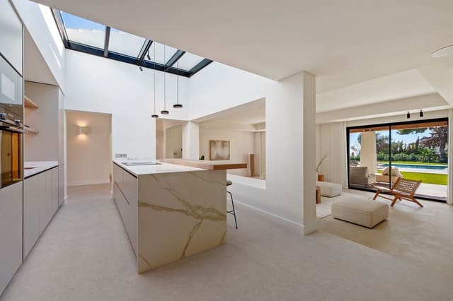 5 bedroom Villa for sale in El Rosario, Marbella with pool garage - € 3,895,000 (Ref: 9694282)