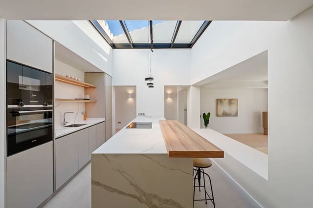 5 soverom Villa til salgs i El Rosario, Marbella med svømmebasseng garasje - € 3 895 000 (Ref: 9694282)