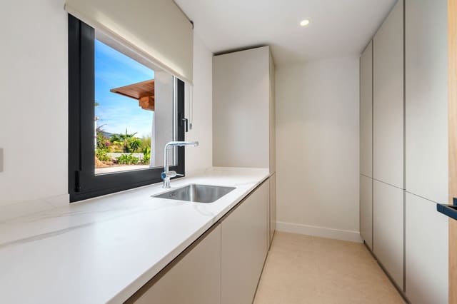 5 soverom Villa til salgs i El Rosario, Marbella med svømmebasseng garasje - € 3 895 000 (Ref: 9694282)