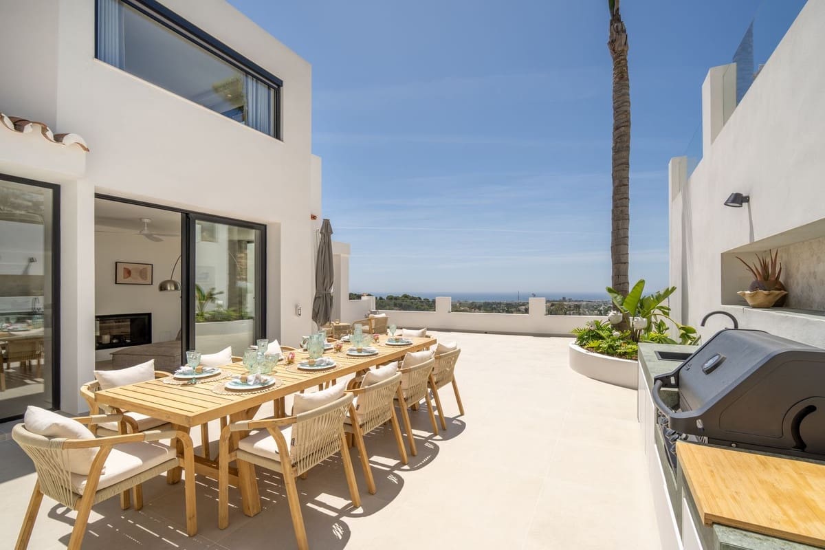 5 bedroom Villa for sale in Nueva Andalucia with pool garage - € 4,950,000 (Ref: 9694283)