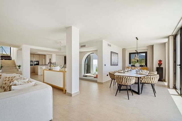 5 bedroom Villa for sale in Nueva Andalucia, Marbella with pool garage - € 4,950,000 (Ref: 9694283)