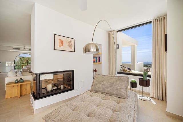 5 bedroom Villa for sale in Nueva Andalucia, Marbella with pool garage - € 4,950,000 (Ref: 9694283)