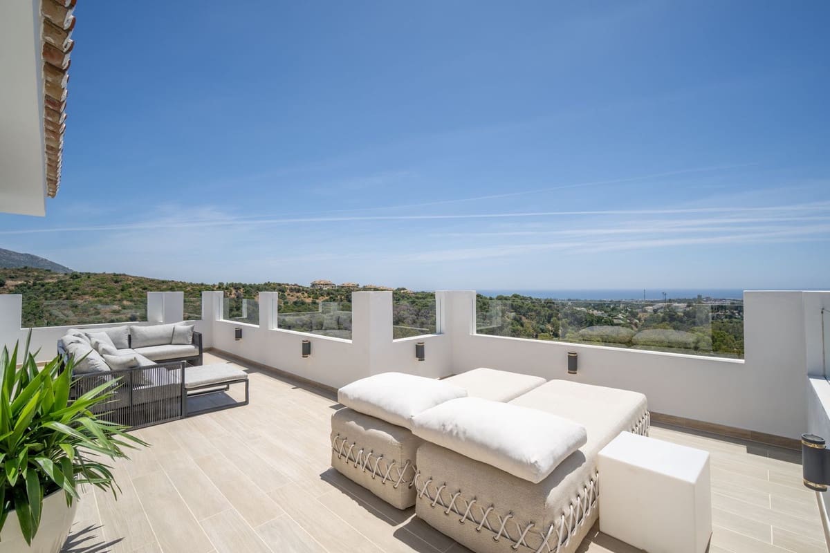 5 bedroom Villa for sale in Nueva Andalucia with pool garage - € 4,950,000 (Ref: 9694283)