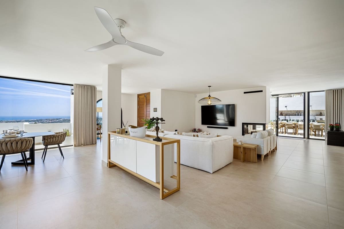5 bedroom Villa for sale in Nueva Andalucia with pool garage - € 4,950,000 (Ref: 9694283)