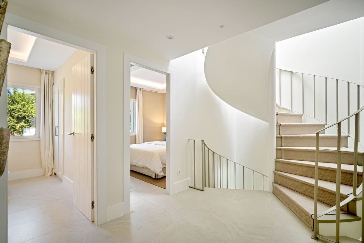 4 slaapkamer Huis te koop in La Quinta met zwembad garage - € 1.950.000 (Ref: 9696960)