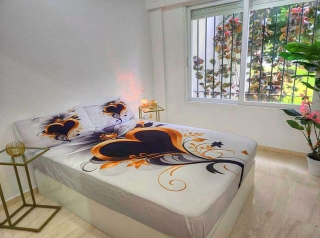 2 sovrum Lägenhet till salu i Estepona med pool garage - 349 900 € (Ref: 9700012)