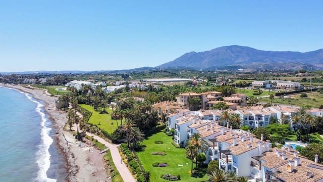 2 sovrum Lägenhet till salu i Estepona med pool garage - 349 900 € (Ref: 9700012)