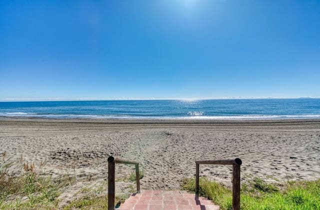 2 sovrum Lägenhet till salu i Estepona med pool garage - 379 000 € (Ref: 9700012)