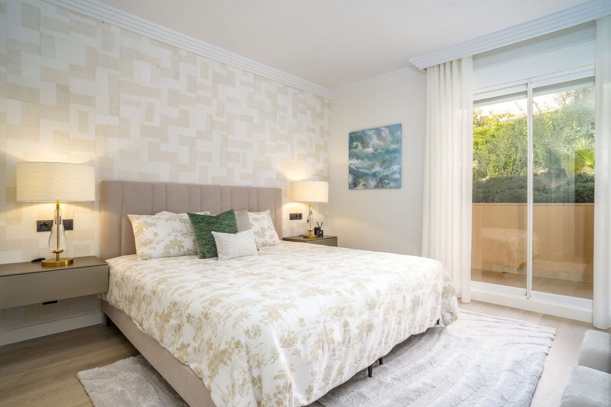 4 quarto Penthouse para venda em Marbella com piscina garagem - 2 690 000 € (Ref: 9708002)