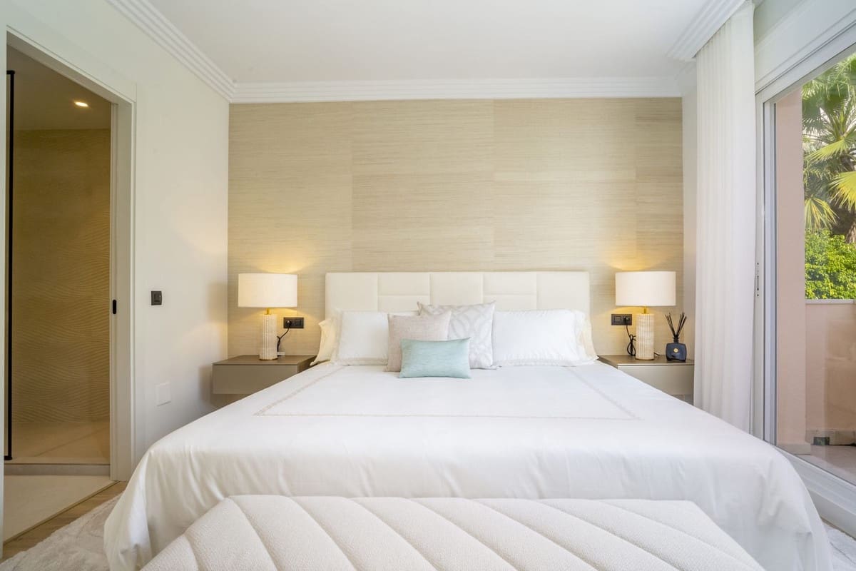 4 quarto Penthouse para venda em Marbella com piscina garagem - 2 690 000 € (Ref: 9708002)