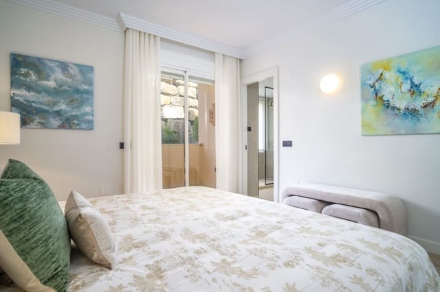 4 quarto Penthouse para venda em Marbella com piscina garagem - 2 690 000 € (Ref: 9708002)