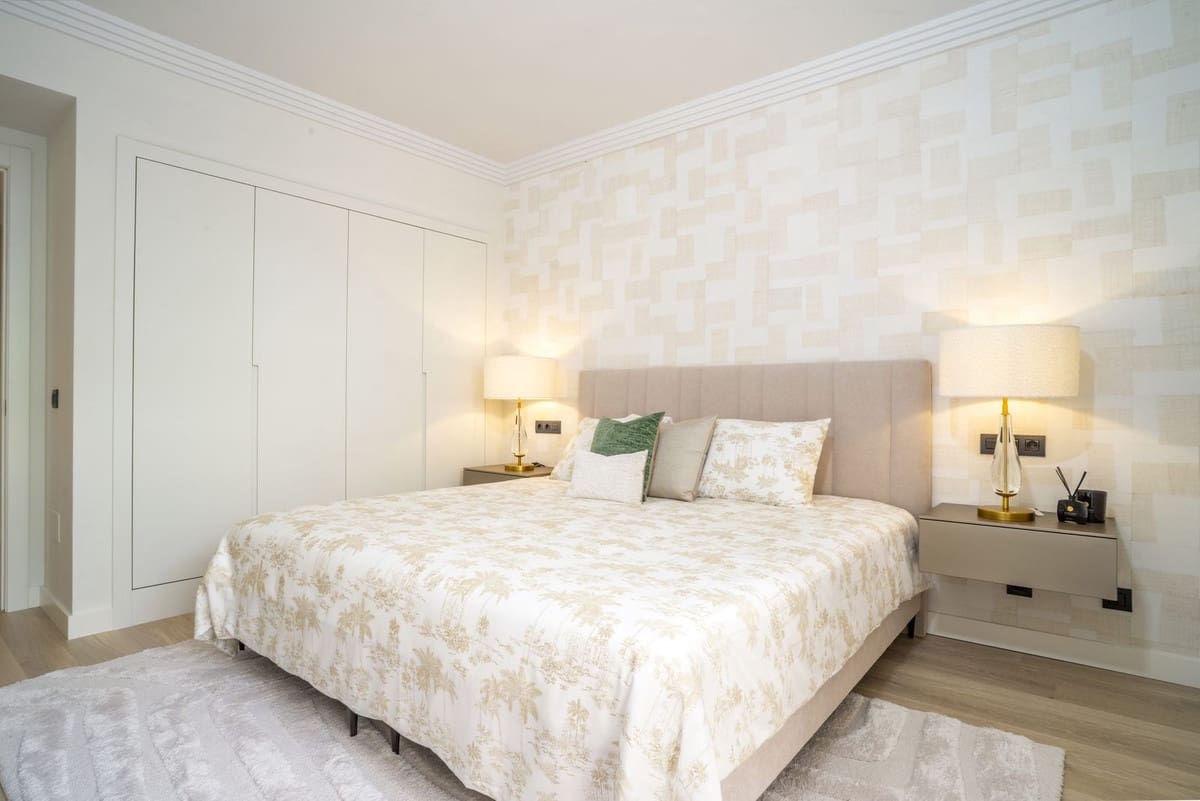 4 quarto Penthouse para venda em Marbella com piscina garagem - 2 690 000 € (Ref: 9708002)