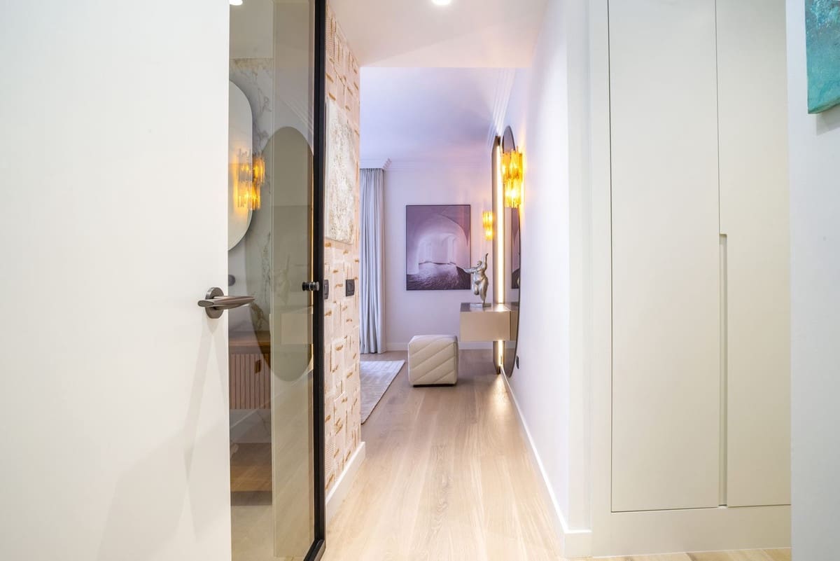 4 bedroom Penthouse for sale in Marbella with pool garage - € 2,690,000 (Ref: 9708002)