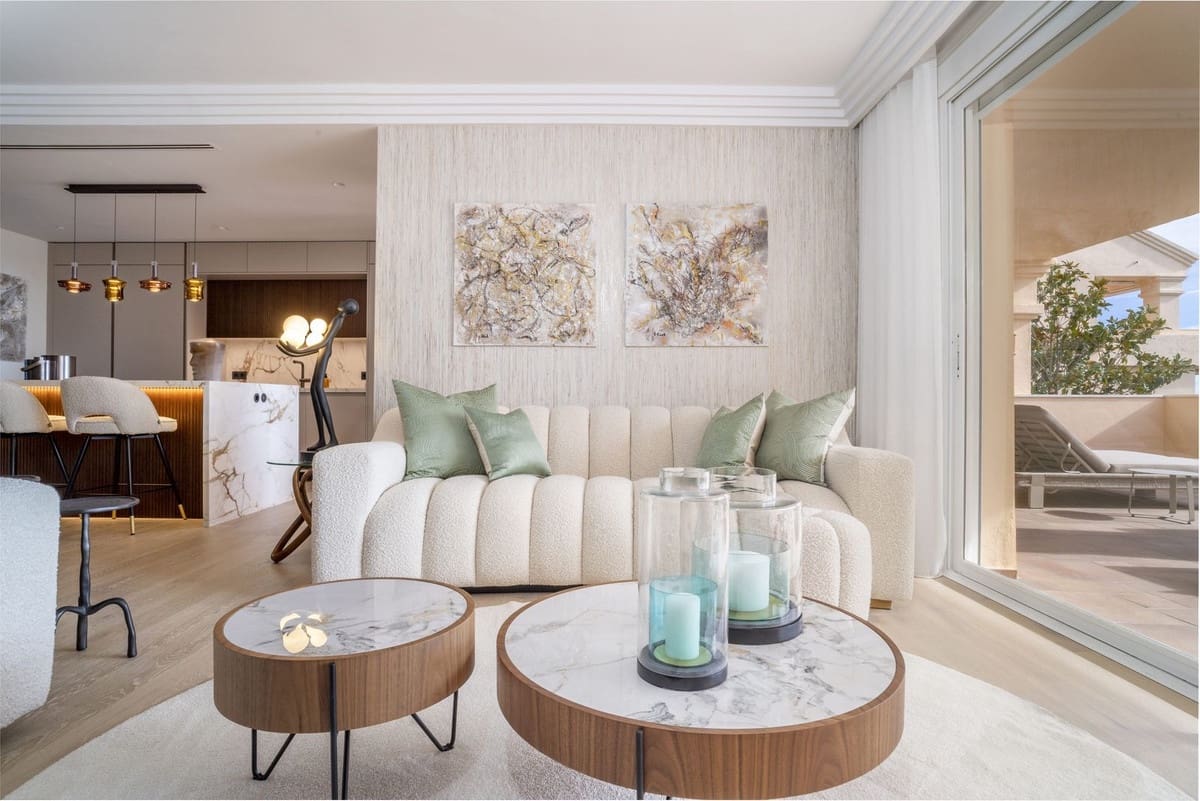 4 bedroom Penthouse for sale in Marbella with pool garage - € 2,690,000 (Ref: 9708002)