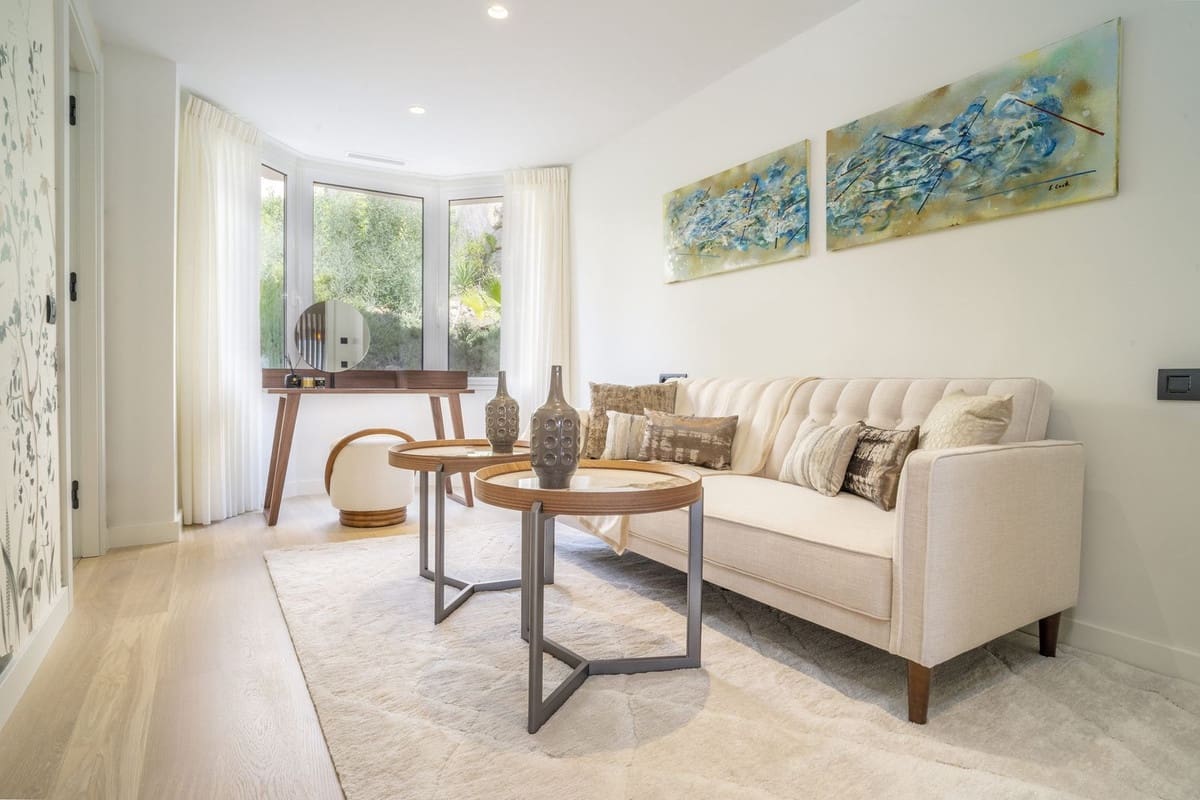 4 bedroom Penthouse for sale in Marbella with pool garage - € 2,690,000 (Ref: 9708002)