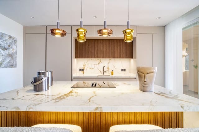 4 soverom Penthouse til salgs i Marbella med svømmebasseng garasje - € 2 690 000 (Ref: 9708002)