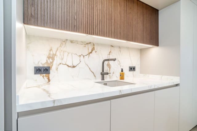 4 soverom Penthouse til salgs i Marbella med svømmebasseng garasje - € 2 690 000 (Ref: 9708002)