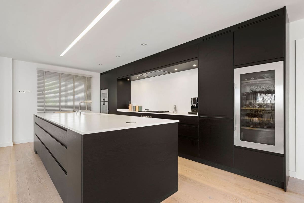 4 bedroom Apartment for sale in Marbella with pool garage - € 1,495,000 (Ref: 9708003)