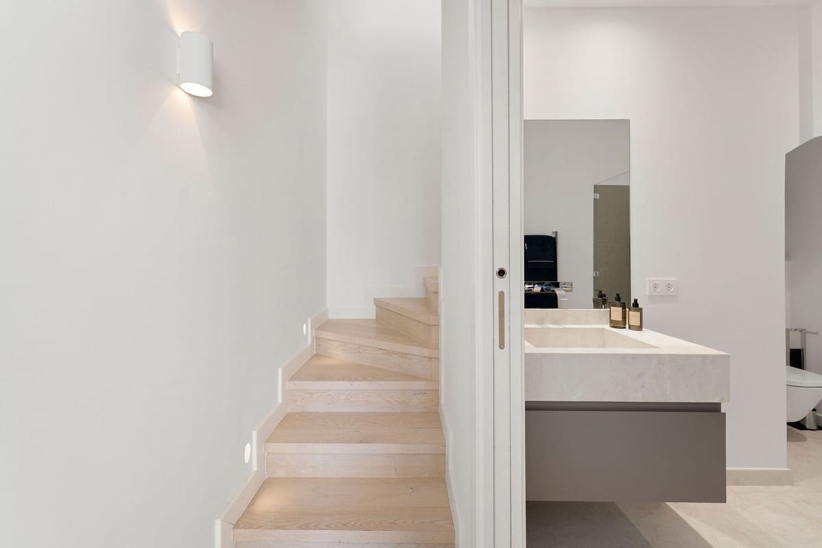 4 bedroom Apartment for sale in Marbella with pool garage - € 1,495,000 (Ref: 9708003)