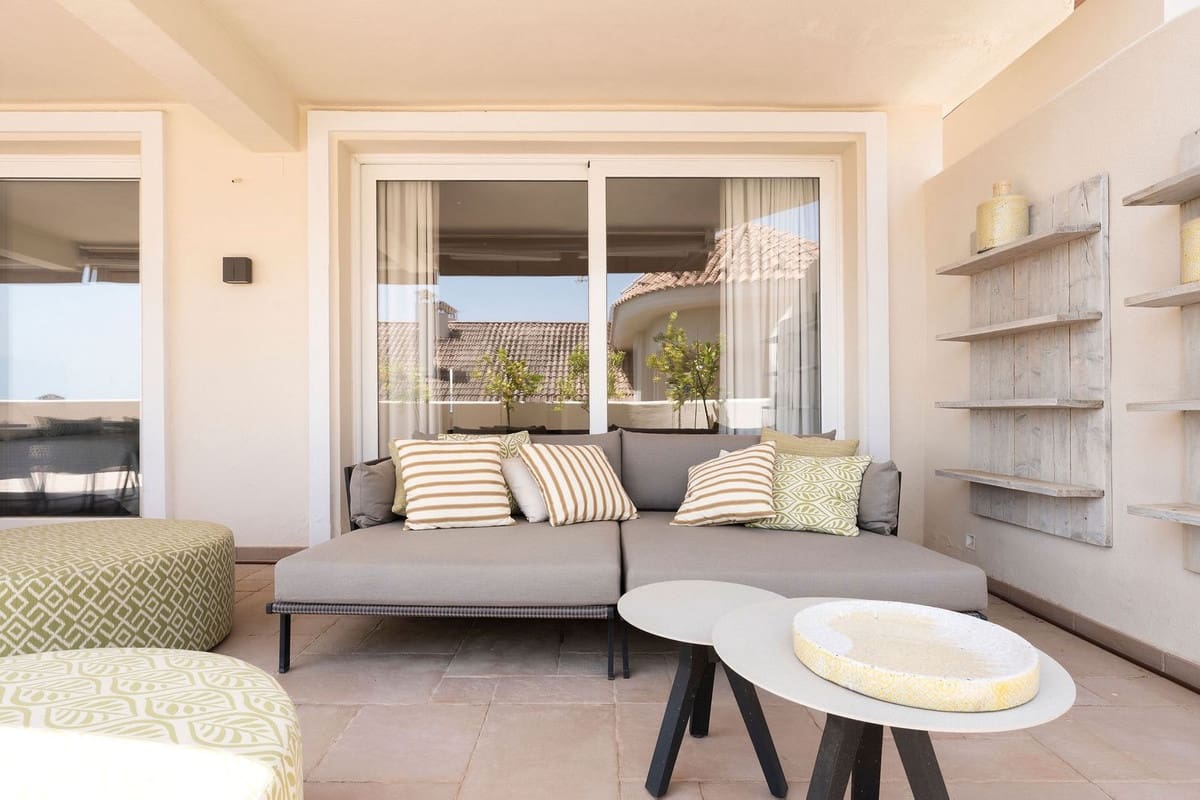 4 bedroom Apartment for sale in Marbella with pool garage - € 1,495,000 (Ref: 9708003)