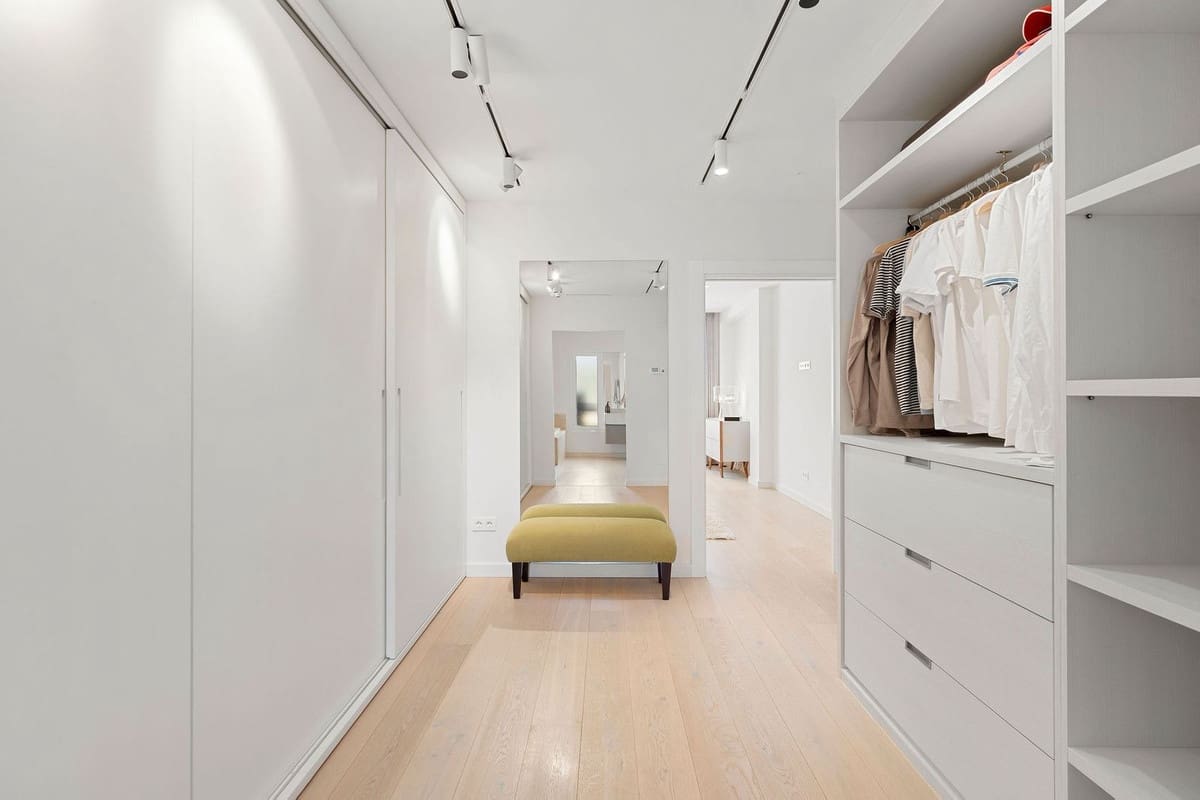 4 bedroom Apartment for sale in Marbella with pool garage - € 1,495,000 (Ref: 9708003)