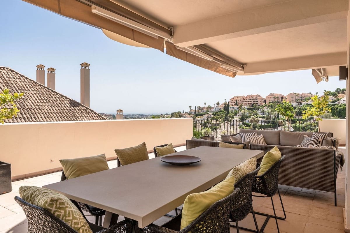 4 bedroom Apartment for sale in Marbella with pool garage - € 1,495,000 (Ref: 9708003)