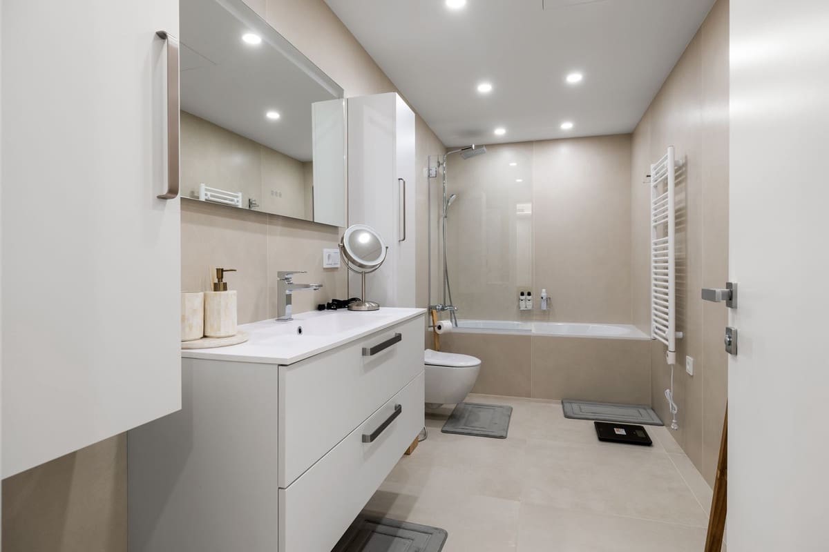 Apartamento de 7 habitaciones en Marbella en venta con piscina garaje - 2.690.000 € (Ref: 9708182)