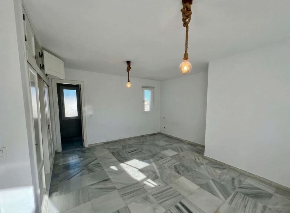 5 makuuhuone Huvila myytävänä paikassa Puerto Banus mukana uima-altaan 
autotalli - 1 470 000 € (Ref: 9720488)