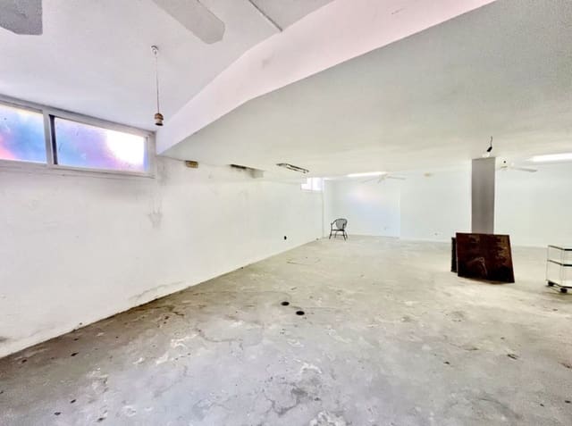 5 makuuhuone Huvila myytävänä paikassa Puerto Banus, Marbella mukana uima-altaan 
autotalli - 1 470 000 € (Ref: 9720488)