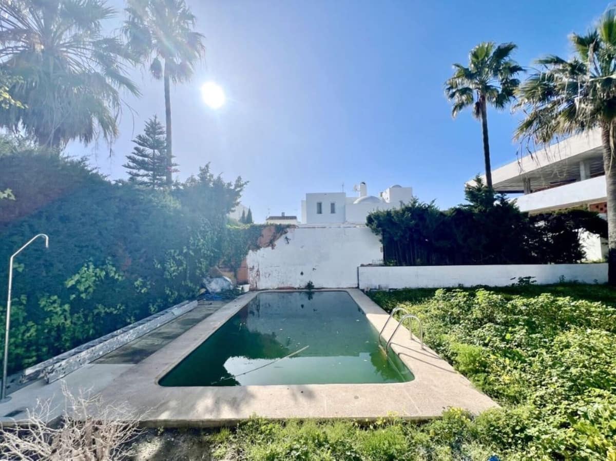 5 makuuhuone Huvila myytävänä paikassa Puerto Banus mukana uima-altaan 
autotalli - 1 470 000 € (Ref: 9720488)