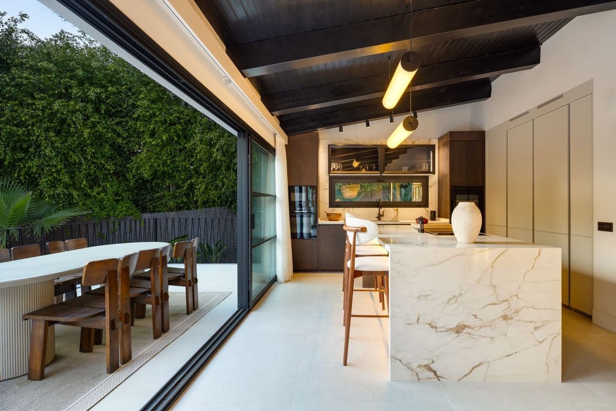 5 bedroom Villa for sale in Marbella with pool garage - € 4,290,000 (Ref: 9723886)