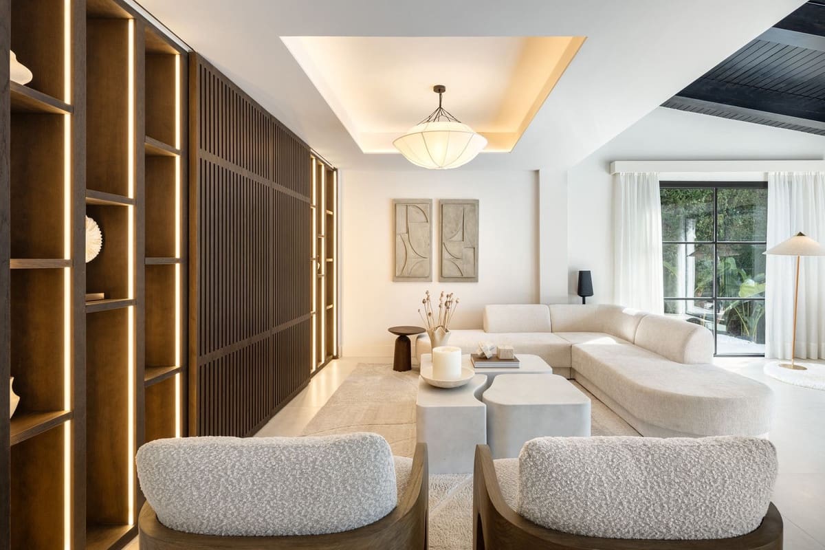 5 bedroom Villa for sale in Marbella with pool garage - € 4,290,000 (Ref: 9723886)