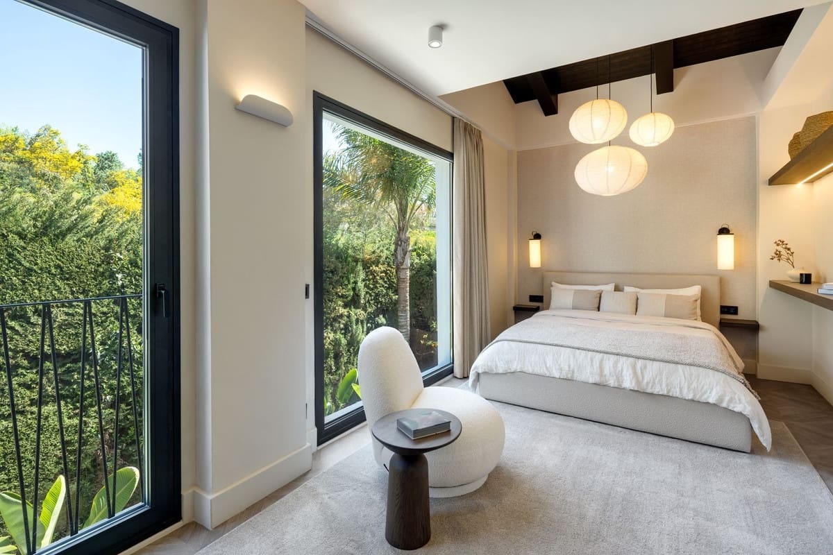 5 bedroom Villa for sale in Marbella with pool garage - € 4,290,000 (Ref: 9723886)